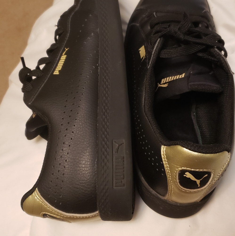 Puma- memory foam black shoes size 8.5